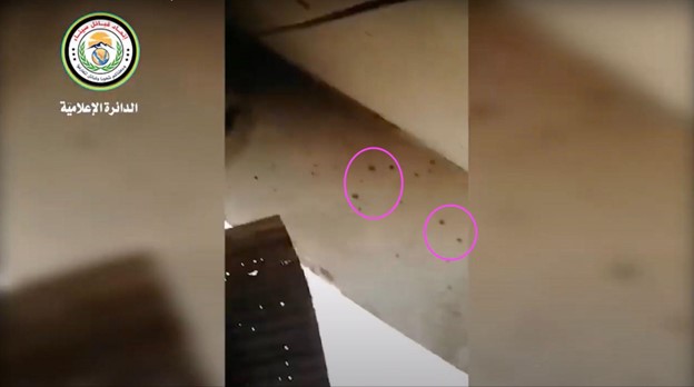 Capture d'écran d'une vidéo diffusée par l'Union des tribus du Sinaï qui montre les impacts de balles dans les murs de l'école.