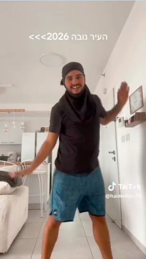 Un israelí se filma vestido de palestino.