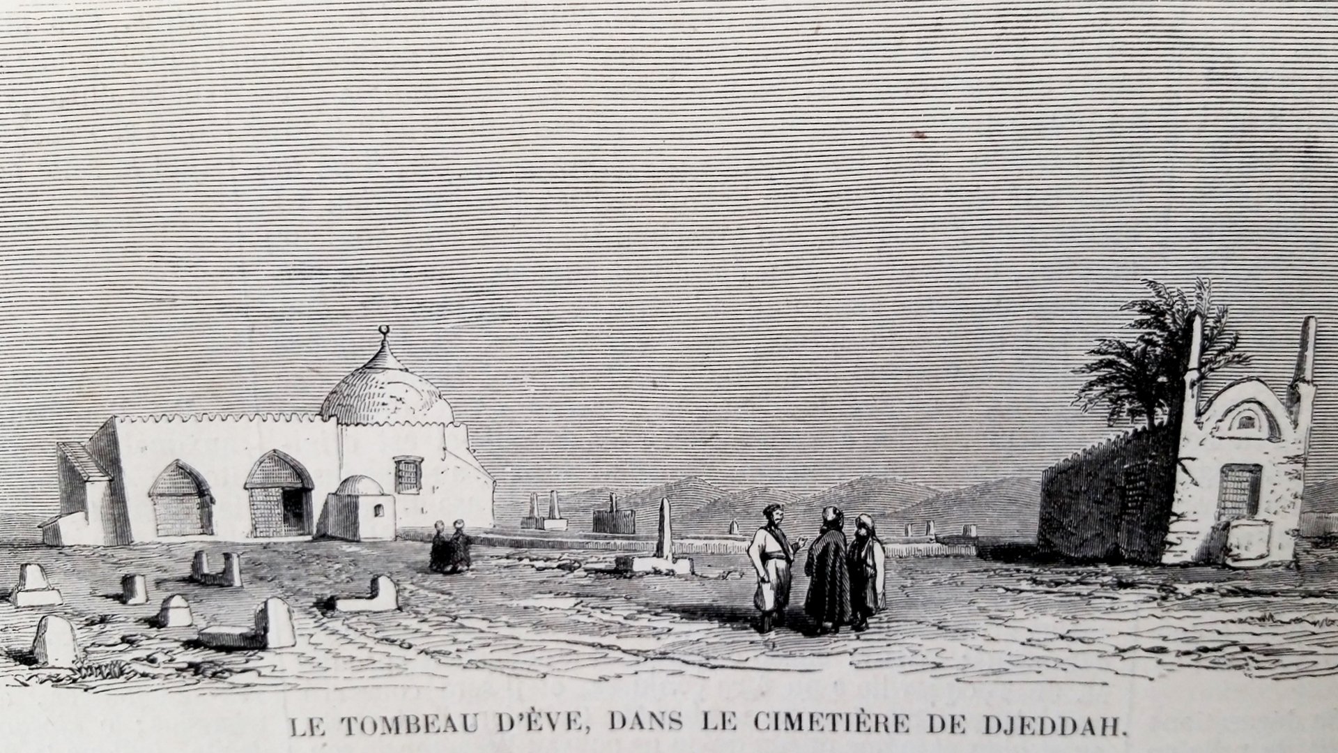 La imagen muestra un paisaje de un cementerio en Djeddah, con un edificio de forma cúbica y una cúpula visible a la izquierda. En el centro, hay un grupo de personas que parecen estar conversando. Al fondo, se pueden ver algunas estructuras más y un paisaje que podría incluir un mar o un horizonte. El entorno tiene un aspecto desértico, con varias lápidas esparcidas por el suelo.