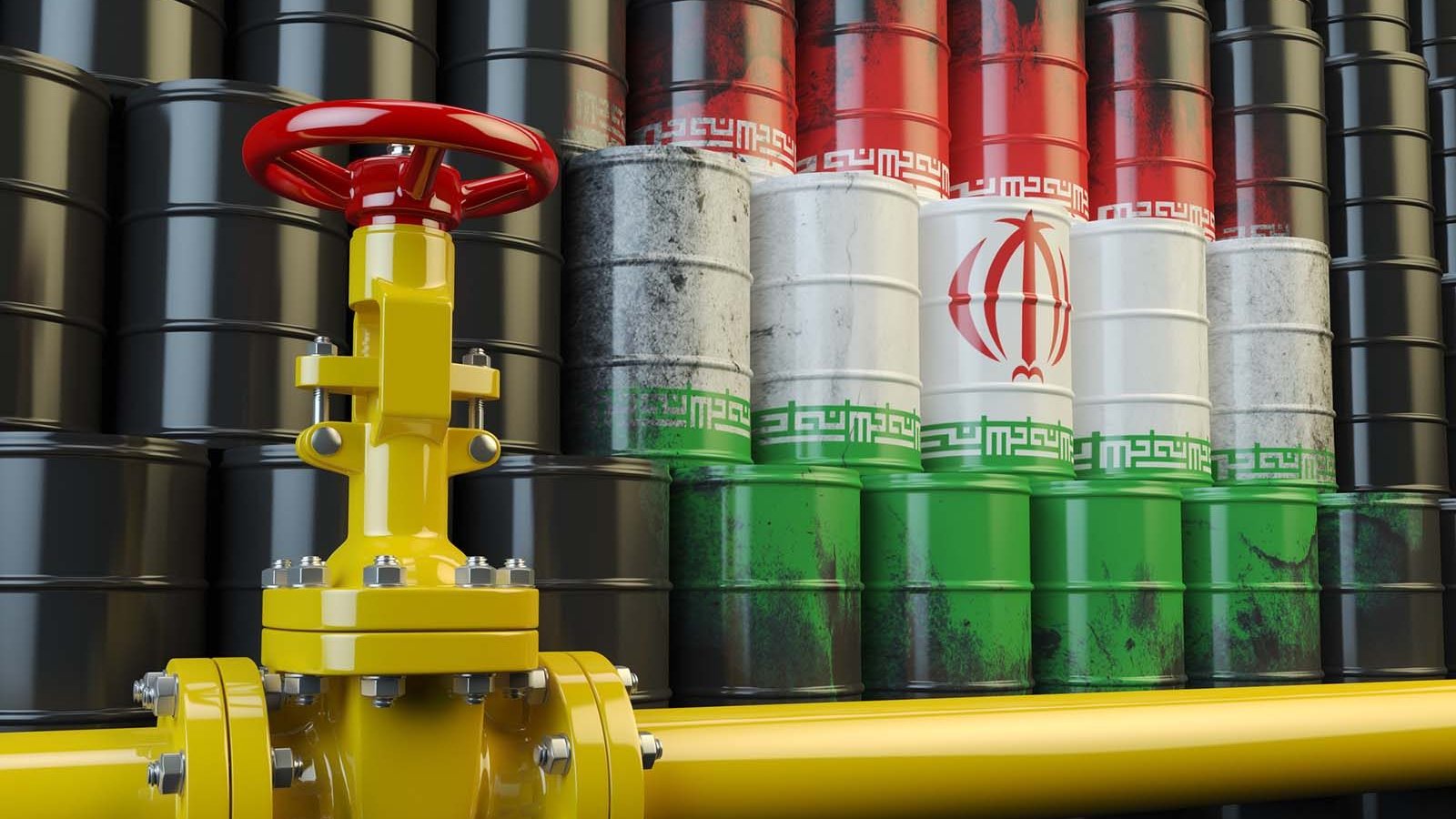 L'image représente un environnement industriel avec des fûts de pétrole disposés en arrière-plan. Les fûts arborent les couleurs du drapeau iranien : rouge, blanc et vert, ainsi que le symbole de l'Iran. À l'avant, il y a une vanne jaune qui semble être une partie d'un système de tuyauterie, probablement reliée à des opérations de transport ou de distribution de pétrole. L'ensemble évoque des thèmes liés à l'industrie pétrolière, en particulier en relation avec l'Iran.
