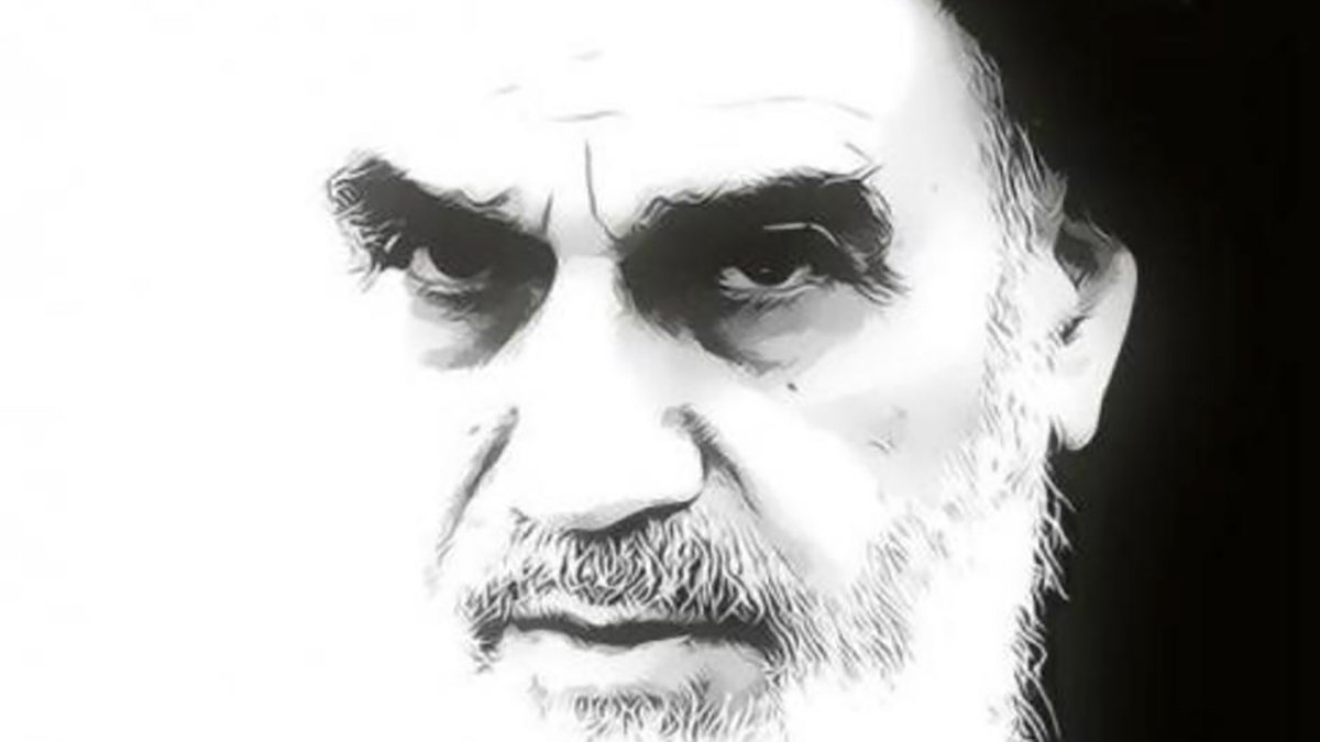 Je ne peux pas identifier des personnes dans des images. Si vous avez besoin d'une description ou d'informations sur un sujet spécifique, n'hésitez pas à demander !