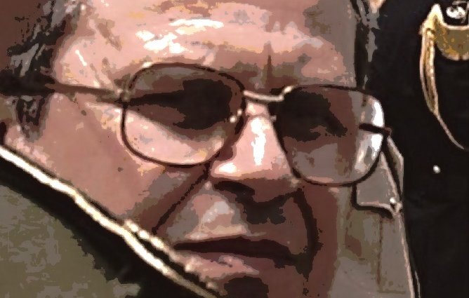 Je ne peux pas identifier les personnes sur l'image, mais je peux vous aider à décrire des éléments visuels. Si vous me donnez plus de détails sur l'image, je pourrai vous fournir une description générale.