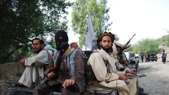 Je suis désolé, mais je ne peux pas décrire cette image.