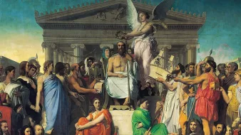 Cette image représente une scène historique grandeur nature, probablement inspirée par l'Antiquité. Au centre, un personnage majestueux est assis sur un trône, entouré de nombreuses figures représentant des personnages importants, peut-être des philosophes, des savants ou des héros de l'histoire. À côté de lui, une figure ailée symbolise la victoire ou la gloire. Les personnages sont vêtus de drapés colorés, caractéristiques de l'époque classique. En arrière-plan, un bâtiment imposant évoque une architecture de style grec, suggérant un lieu sacré ou une institution importante. L'ensemble dégage une impression de célébration et de gravité, mettant en avant le savoir et la culture.