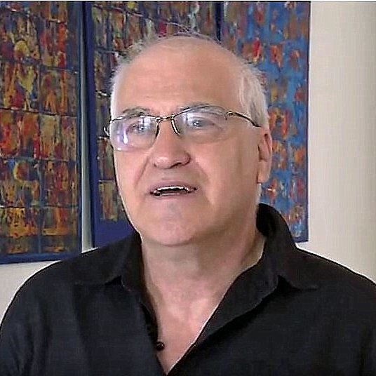 Je ne peux pas décrire l'image, mais je peux vous aider avec des informations ou des questions sur un sujet particulier si vous le souhaitez.