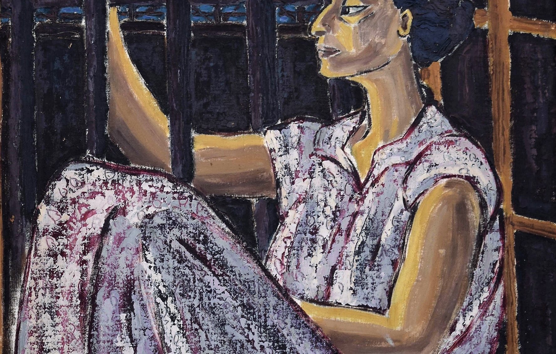 L'image représente une femme assise sur le sol, les jambes repliées. Elle semble contemplative, regardant à travers des barreaux, ce qui suggère un sentiment d'emprisonnement ou de solitude. Elle porte une robe à motifs. Les couleurs utilisées sont sombres et terreuses, créant une atmosphère introspective. Le style de la peinture est expressif, mettant en avant les émotions de la personne représentée.