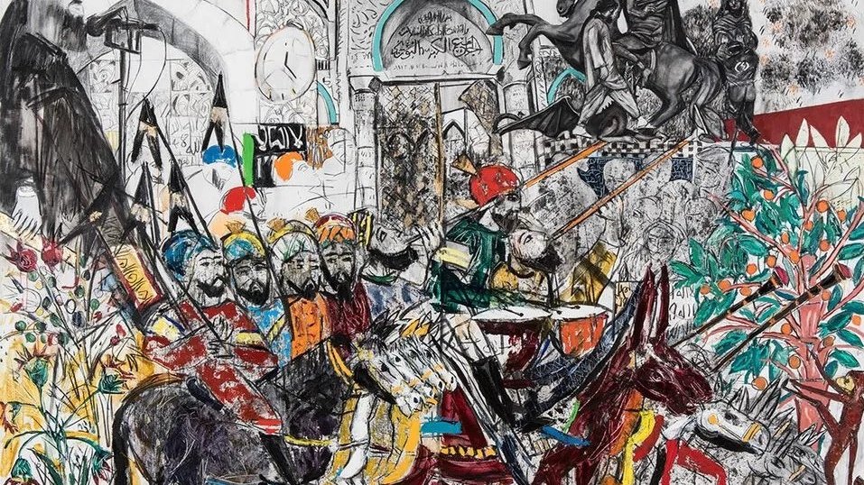 تظهر الصورة مشهدًا تاريخيًا يتضمن مجموعة من الفرسان الذين يمتطون الخيول ويشاركون في معركة، مع خلفية معمارية غنية بالتفاصيل. تم تصوير الشخصيات بألوان نابضة بالحياة، وتبدو الملابس التقليدية التي يرتدونها مأخوذة من فترة تاريخية معينة. يتواجد في الجانب الأيسر شخصية تحمل علمًا، مما يوحي بوجود قيادي في المعركة. العناصر الطبيعية مثل الأشجار والزهور تضيف لمسة جمالية للمشهد، مما يعزز الإحساس بالحيوية والديناميكية في الصورة.