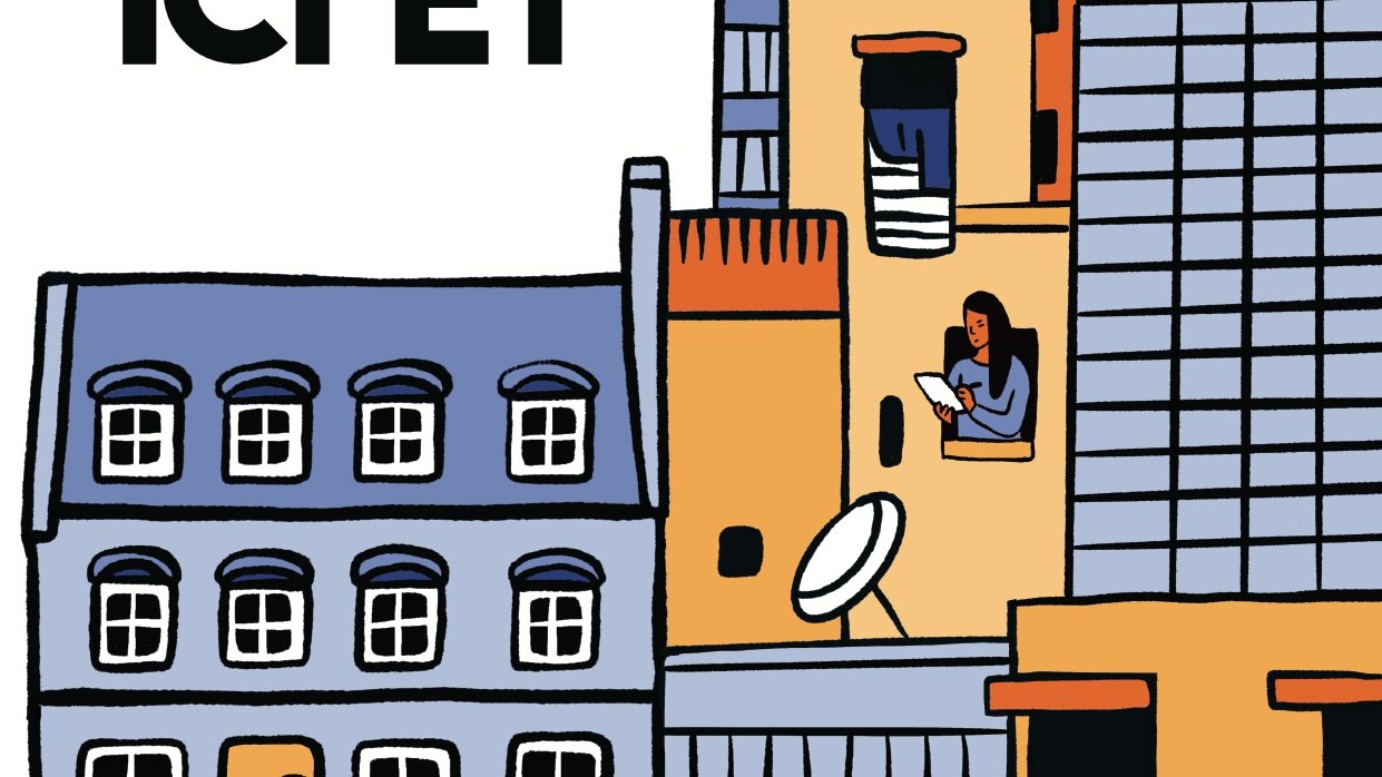 تظهر الصورة تصميماً فنياً ملوناً يبرز مباني متراصة بطريقة تفاعلية. الجزء العلوي يشتمل على عدة طوابق من المباني حيث يظهر أشخاص يجلسون أو يتفاعلون من نوافذهم. في الجزء السفلي، نجد نصاً كبيراً مكتوباً باللغة الفرنسية "ICI ET AILLEURS"، مما يعني "هنا وهناك". تتضمن الصورة أيضاً عبارة "2023 ORIENT XXI fête ses 10 ans!"، مما يشير إلى احتفال موقع أو منشور يحمل اسم "شرق 21" بالذكرى العاشرة لتأسيسه. الألوان المستخدمة دافئة وتضفي على المشهد شعوراً بالحياة والنشاط.