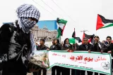 Les signaux envoyés par le gouvernement israélien ces dernières années laissent présager une volonté d'annexion totale de la Cisjordanie : une loi adoptée par la Knesset en février 2017 devait permettre à Israël de mettre la main sur les terres palestiniennes publiques et privées. Si la Cour suprême a pour l'heure gelé cette loi, cette dernière a toutefois posé les bases d'une extension de la souveraineté israélienne sur la Cisjordanie.