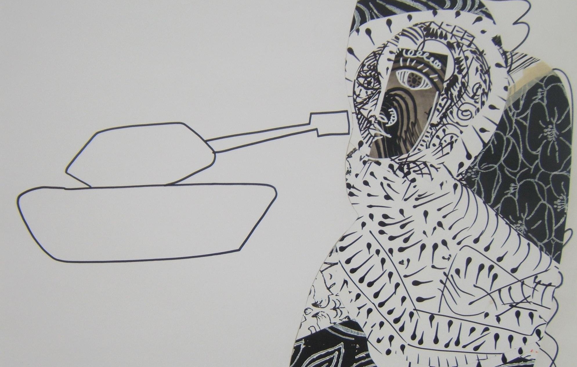 این تصویر شامل یک طراحی هنری است که ترکیبی از عناصر خطی و الگوهای مختلف را نشان میدهد. در سمت چپ، یک شکل انسانی با جزئیات و خطوط سیاه و سفید قرار دارد که به نظر میرسد با الگوهای مختلف و پیچیده طراحی شده است. در سمت راست، یک شیء شبیه به قایق به صورت خطی ترسیم شده که به سمت شکل انسانی اشاره دارد. کل تصویر دارای حس هنری و انتزاعی است و بیننده را به تفکر درباره معنا و ارتباط عناصر موجود دعوت میکند.