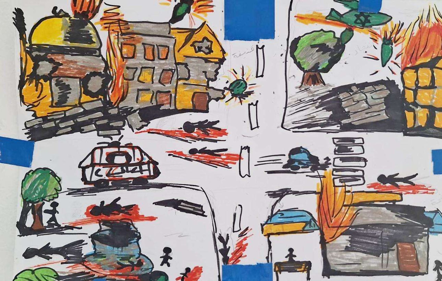 Dessin brut de scènes de destruction, feu, bâtiments, et silhouettes.