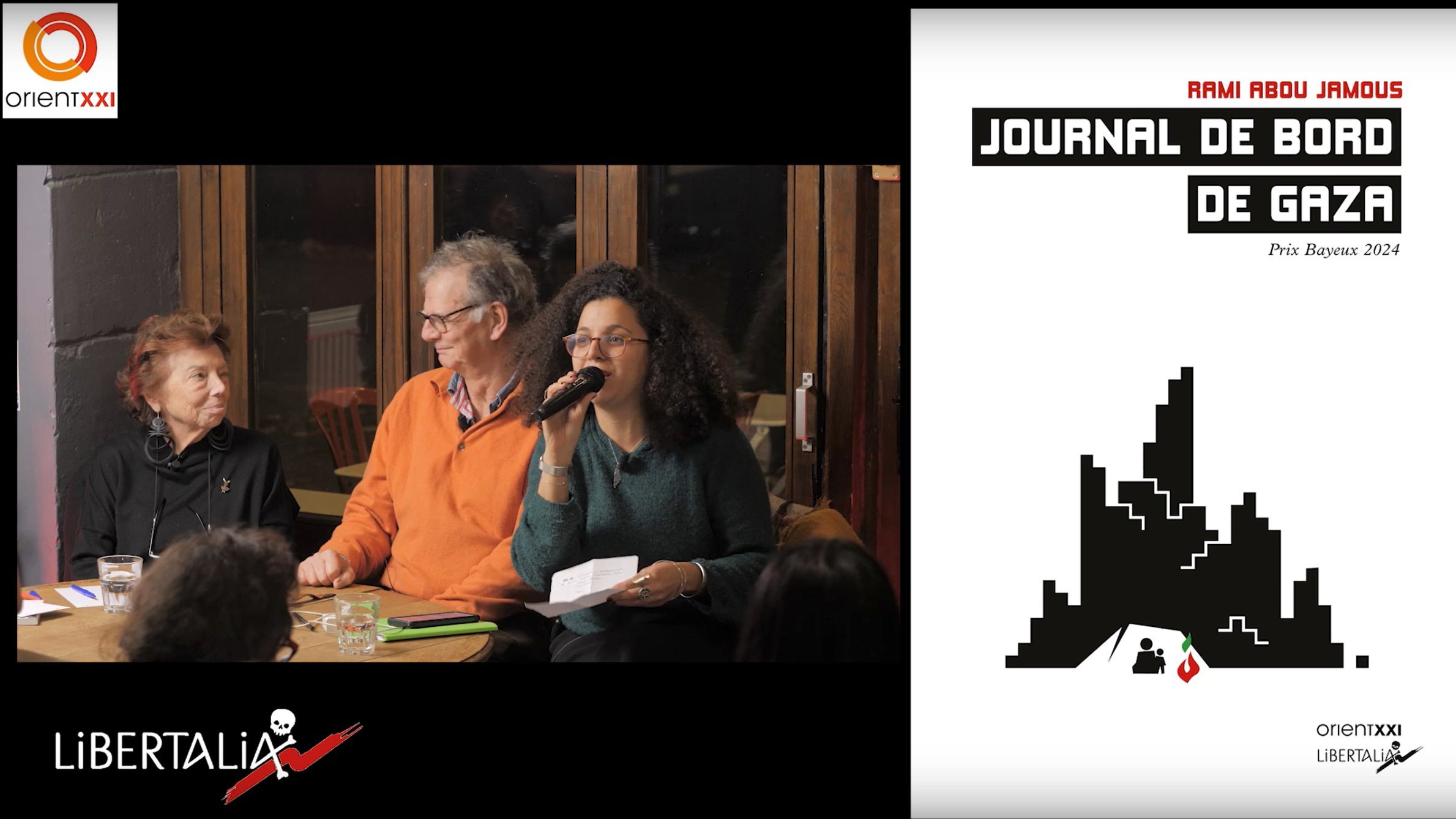 L'image montre un événement en cours avec des participants assis autour d'une table. À gauche, un homme et une femme discutent, la femme tenant un micro et s'adressant à l'audience. L'homme à ses côtés sourit et semble attentif. À droite, il y a une couverture d'un livre intitulé "Journal de bord de Gaza", avec des éléments graphiques stylisés. Le tout évoque une ambiance conviviale et engagée, orientée vers la discussion d'une œuvre littéraire ou d'une thématique importante.