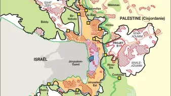 Cette image est une carte du grand Jérusalem, montrant les différentes zones géographiques et politiques de la région. Les éléments principaux de la carte incluent : - **Ligne d'armistice de 1949** : indiquée par une ligne verte, elle délimite les territoires concernés. - **Vieille ville** : mise en évidence, cette zone est d'une importance historique et culturelle. - **Jérusalem entre 1949 et 1967** : les changements de frontières sont représentés. - **Colonies et avant-postes** : situés dans certains secteurs, indiquant la présence israélienne. - **Territoires municipaux palestiniens** : ces zones sont spécifiquement désignées pour les municipalités palestiniennes. - **Mur de séparation** : indiqué en construction, représentant un projet en cours. - **Routes d'accès** : reliant divers points stratégiques, y compris des check-points. Les couleurs et motifs sur la carte servent à distinguer les différentes zones, leur statut administratif et les projets d'infrastructure.