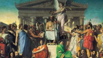 L'immagine presenta un'opera d'arte di grande formato che raffigura un'importante scena storica o mitologica. Al centro, si trova una figura maestosa, probabilmente un leader o una divinità, seduta su un trono, circondata da un gruppo di persone in abiti classici. La figura centrale tiene in mano un oggetto significativo, mentre diverse persone intorno a lei sembrano interagire o rendere omaggio. Sullo sfondo, si intravede un'imponente architettura, che richiama lo stile degli antichi templi greci, suggerendo un contesto di grande importanza culturale o religiosa. Variazioni di colori e abbigliamenti tra le figure, che rappresentano diverse classi sociali o ruoli, ulteriormente sottolineano la solennità della scena. Al di sopra della figura centrale, un angelo o un'entità alata potrebbe simboleggiare la guida divina o la speranza. Il tutto comunica un forte senso di autorità, celebrazione e interconnessione tra le diverse figure storiche o simboliche.