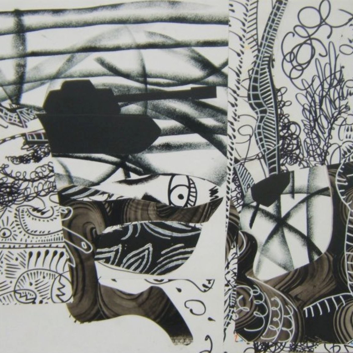 L'immagine mostra un collage astratto realizzato in bianco e nero, con elementi grafici che si sovrappongono e si intersecano. Ci sono linee fluide e motivi circolari che creano un senso di movimento. Alcuni tratti neri sembrano dare forma a figure stilizzate, mentre altri motivi geometrici e naturali si mescolano, evocando un senso di complessità visiva. La composizione è dinamica e invita l'osservatore a esplorare i dettagli e le interconnessioni tra le varie forme.