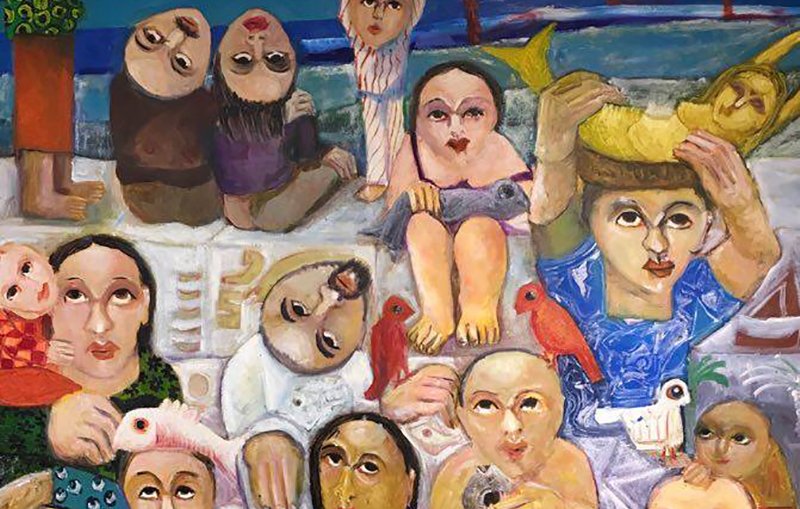 L'image représente une scène vibrante et colorée, remplie de figures humaines stylisées. Les personnages semblent interagir les uns avec les autres dans un cadre ensoleillé, probablement en bord de mer, avec des palmiers en arrière-plan. Les visages sont expressifs et variés, affichant des émotions différentes. Certains personnages tiennent des objets, comme des poissons ou des fruits. L'ensemble de la composition évoque une atmosphère de convivialité et de vie, avec des couleurs vives qui attirent l'œil. Les détails et le style des personnages rappellent l'art naïf ou surréaliste.