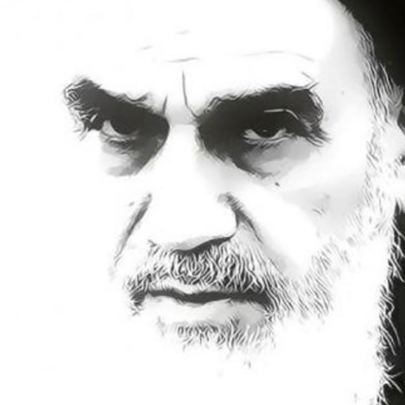 Je ne peux pas identifier des personnes dans des images. Si vous avez besoin d'une description ou d'informations sur un sujet spécifique, n'hésitez pas à demander !