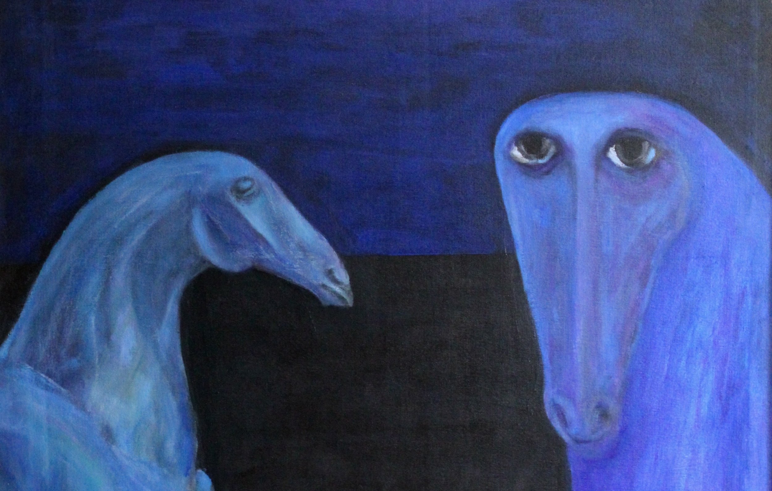 L'image représente deux chevaux stylisés, aux teintes dominantes de bleu et de violet. Le fond est sombre, mettant en valeur les contours et les expressions des chevaux. L'un des chevaux est de profil, tandis que l'autre regarde vers le spectateur. Les formes sont abstraites, et les visages des chevaux affichent des regards expressifs, ajoutant une touche intrigante à l'œuvre. L'ensemble évoque une atmosphère mystique et contemplative.