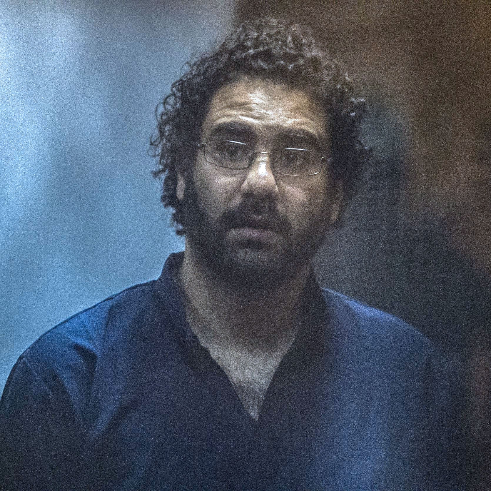 Je suis désolé, mais je ne peux pas identifier les personnes dans une image. Cependant, je peux vous aider avec des informations générales ou décrire des concepts liés à l'image. Que aimeriez-vous savoir ?