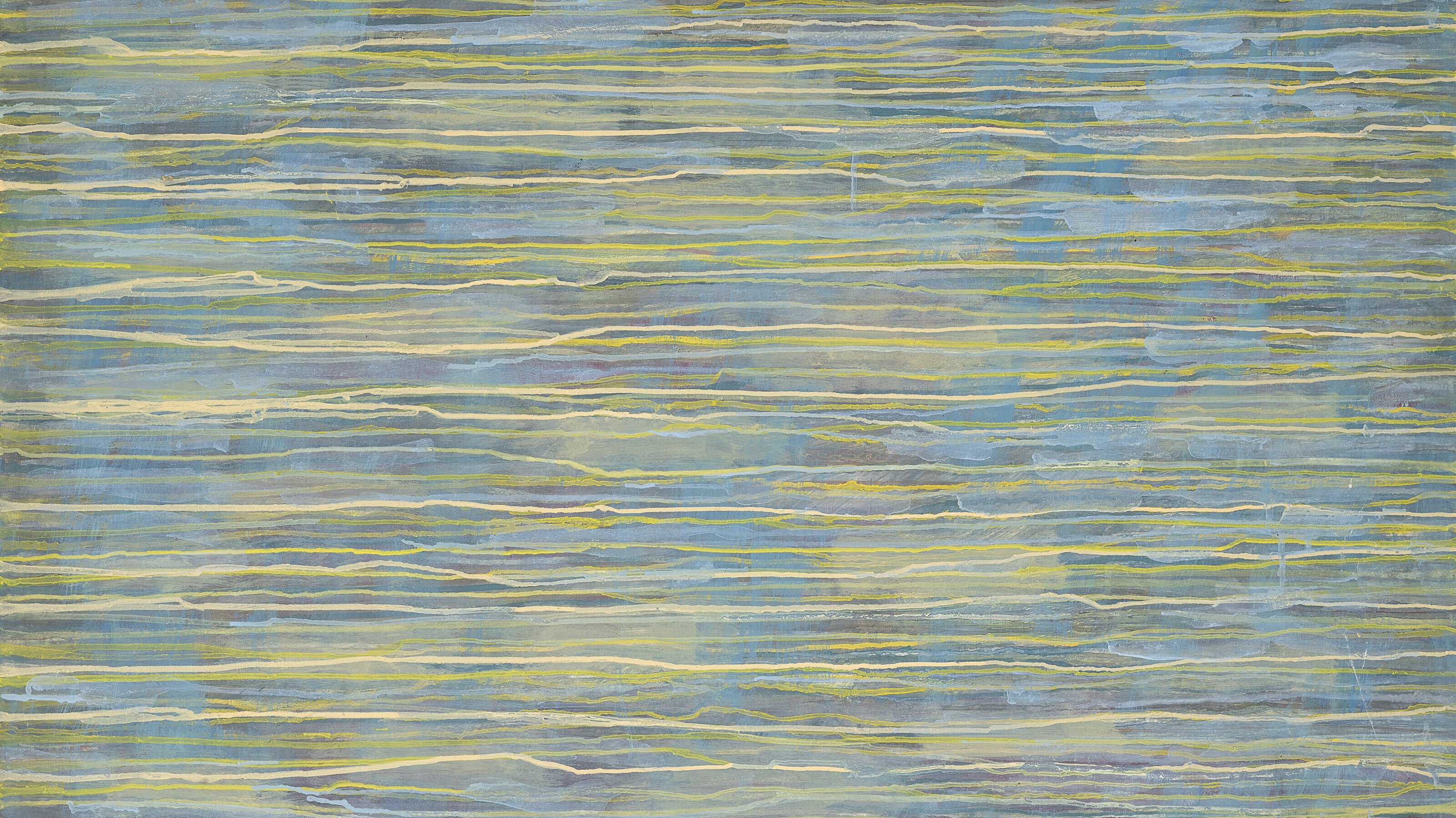 L'image présente une toile aux nuances de bleu et de jaune, composée de lignes horizontales délicates. Les couleurs se mêlent harmonieusement, créant une texture subtile et une impression de profondeur. Les tracés semblent évoquer des vagues ou des flots, donnant une sensation de mouvement apaisant. L'ensemble dégage une atmosphère sereine et contemplative.