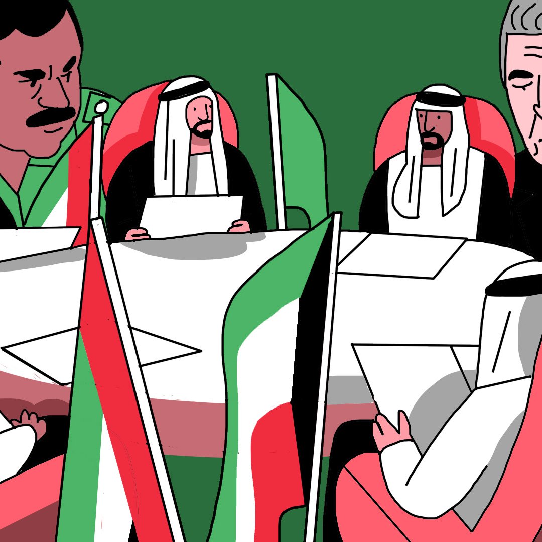 L'image représente une réunion entre plusieurs personnages assis autour d'une table ronde. Ils portent des vêtements traditionnels, comme des kandoras et des ghoutas, typiques des pays du Golfe. Sur la table, on peut voir des drapeaux de différents pays, ce qui suggère une rencontre diplomatique. L'ambiance semble sérieuse, et les participants semblent concentrés sur les discussions. Le fond est coloré en vert, ce qui met en avant les personnages présents.