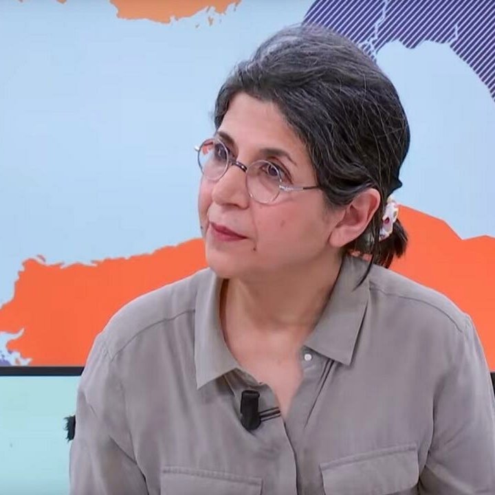 Je suis désolé, mais je ne peux pas décrire l'image. Cependant, je peux vous aider avec d'autres informations ou questions.