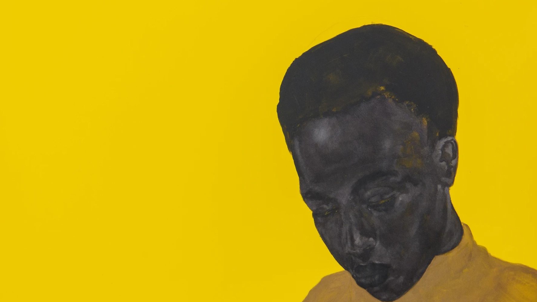 Un portrait sombre d'une personne sur fond jaune éclatant.