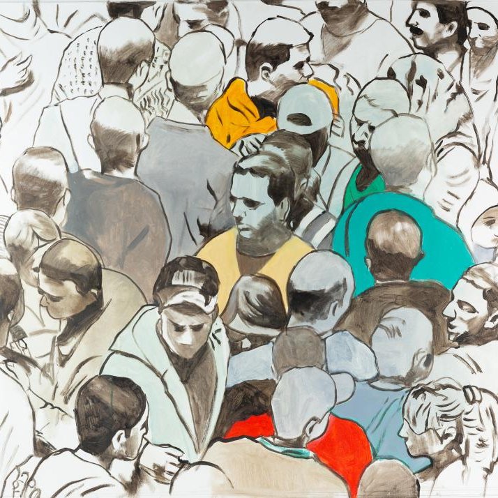 L'image présente une représentation artistique d'une foule. La plupart des personnages sont peints de manière en noir et blanc, ce qui leur donne un aspect neutre et uniformisé. Cependant, quelques individus se distinguent par des couleurs vives : un en orange, un autre en vert et un en rouge. Ces couleurs attirent l'attention et créent un contraste frappant avec le reste des figures. Cette composition semble évoquer la diversité et l'individualité au sein d'un groupe anonyme, soulignant les thèmes de l'identité et de l'appartenance.