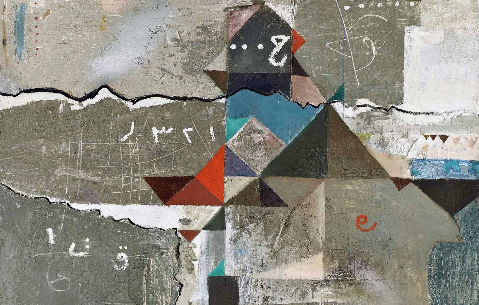 L'image représente une composition abstraite, riche en formes géométriques et en textures. On y trouve une palette de couleurs neutres, dominée par des tons de gris, de beige et des touches de bleu et de rouge. Les formes triangulaires et rectangulaires se juxtaposent et se superposent, créant un dynamisme visuel. On peut aussi distinguer des inscriptions ou des symboles qui ajoutent une dimension graphique à l'œuvre. L'ensemble dégage une atmosphère contemplative, jouant sur les contrastes et l'harmonie des formes.