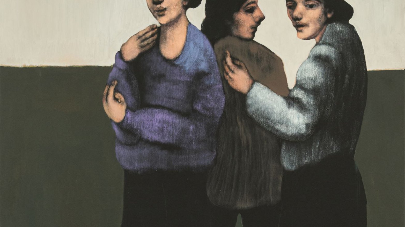 Trois figures humaines aux vêtements sombres, se tenant et échangeant des regards.