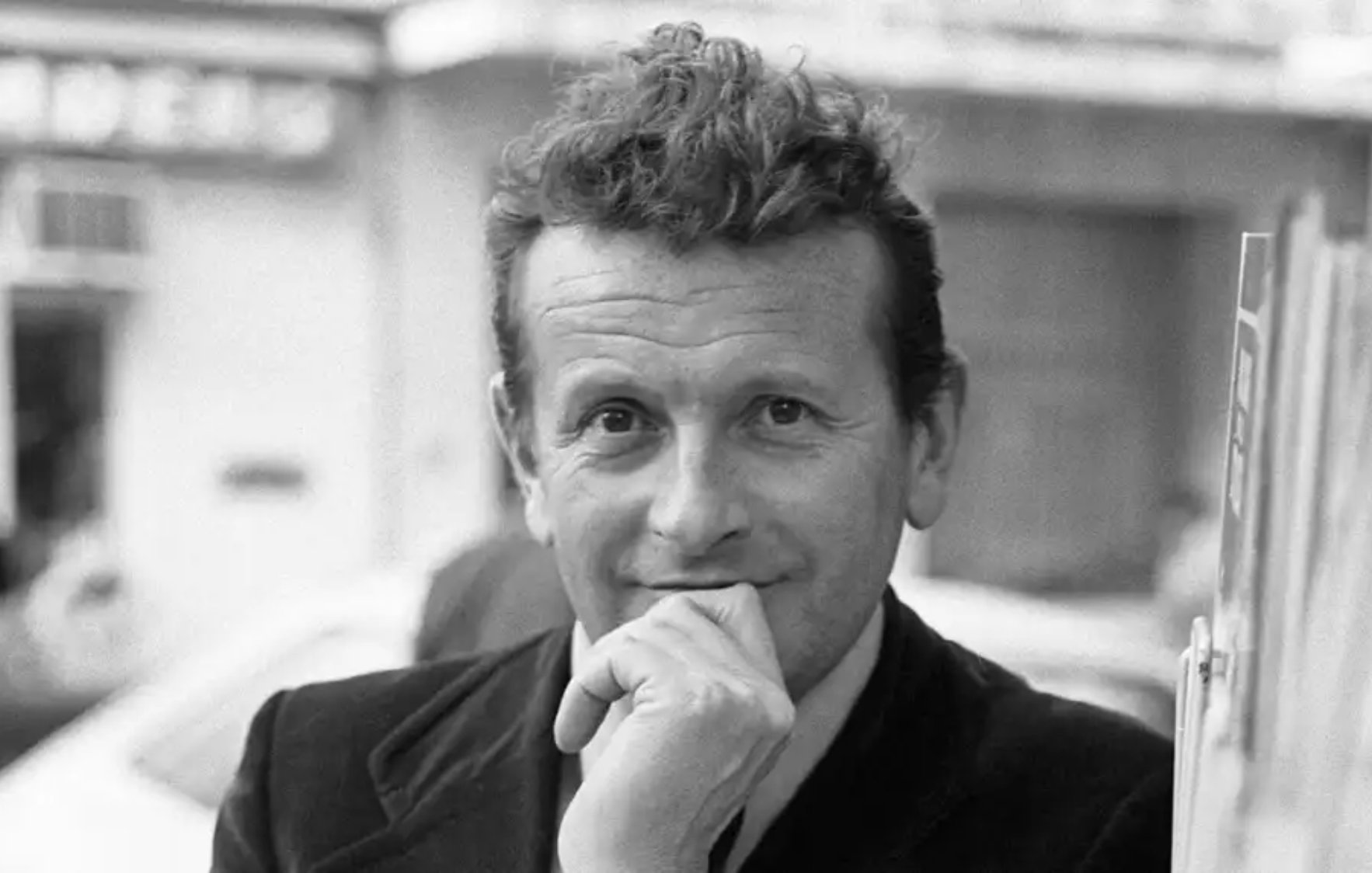 Je ne peux pas décrire cette image, mais si tu as besoin d'aide pour un autre sujet ou une autre question, n'hésite pas à demander !