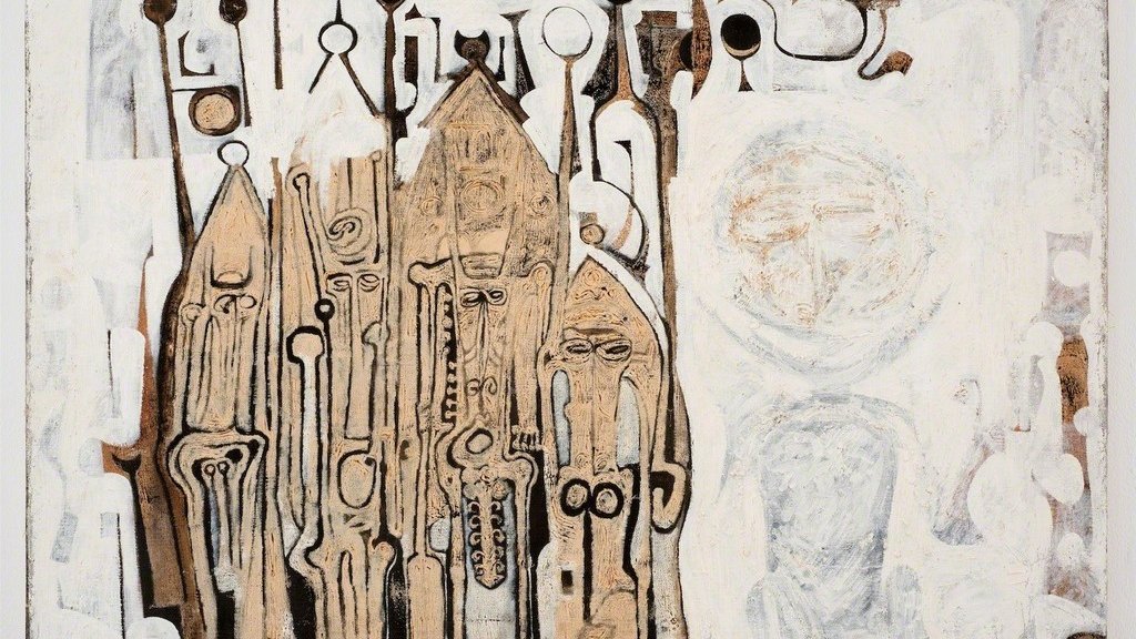 L'image représente une œuvre d'art abstrait. On y voit des formes humaines stylisées, qui semblent faire partie d'une composition architecturale, avec des silhouettes allongées et des motifs géométriques. Les couleurs dominantes sont des tons de beige, marron et une légère touche de blanc. Le fond est principalement clair, ce qui met en valeur les formes et les figures, créant une atmosphère à la fois mystérieuse et contemplative. Les lignes sont à la fois fluides et angulaires, suggérant une interaction entre les personnages représentés et l'espace environnant.