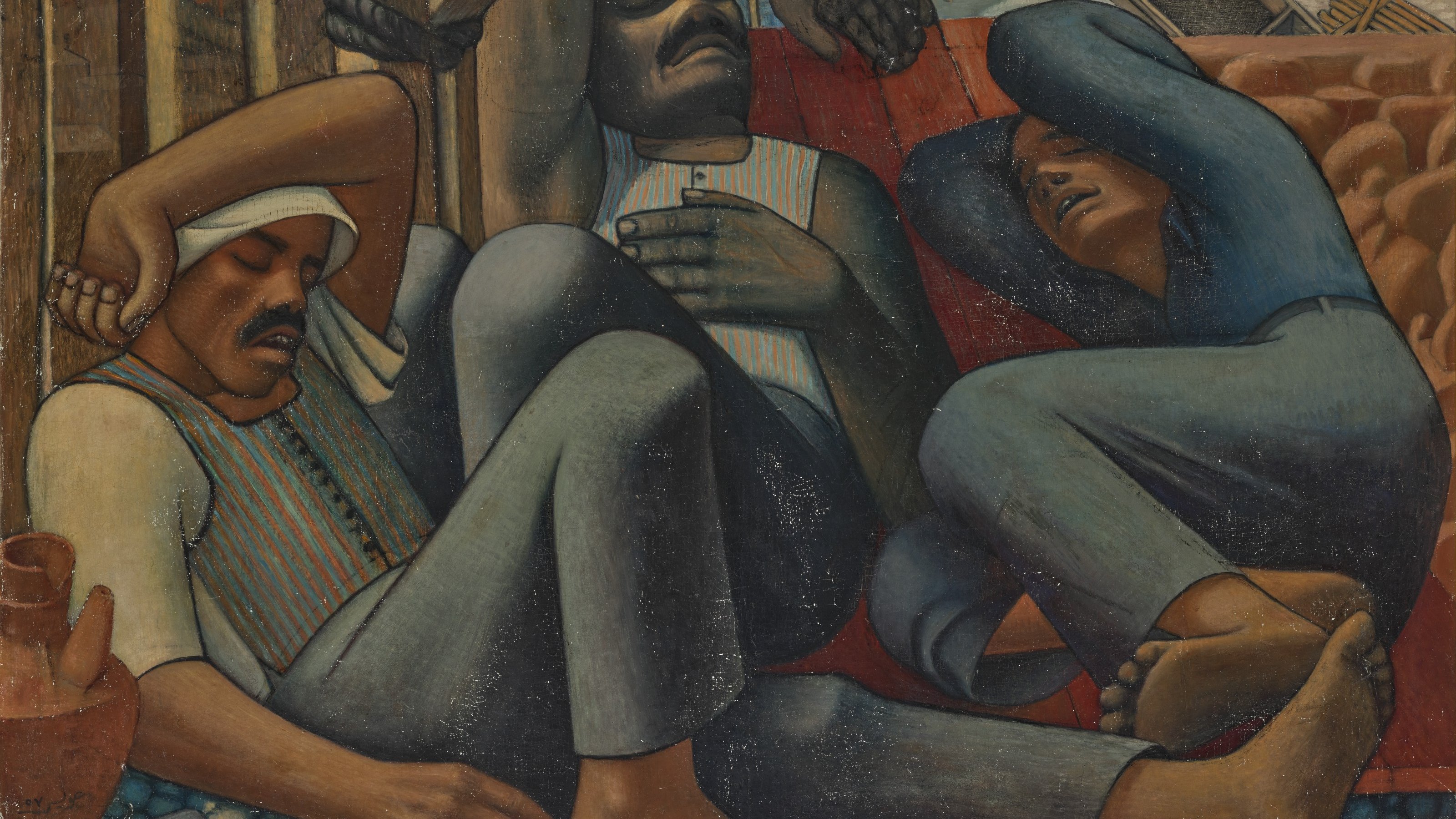 L'image représente une scène de repos de trois hommes allongés sur le sol. Ils semblent épuisés et s'appuient les uns contre les autres dans une posture de confort. Les hommes portent des vêtements simples, et l'environnement autour d'eux évoque un cadre de travail, avec des structures en arrière-plan qui pourraient indiquer un chantier. Les couleurs de la peinture sont principalement des tons terreux, ajoutant à l'atmosphère de fatigue et de solidarité qui émane de cette œuvre.