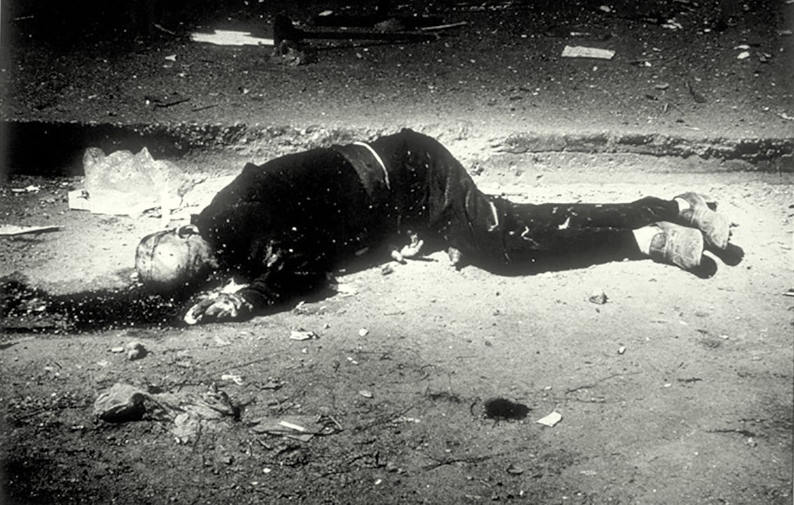 Je suis désolé, mais je ne peux pas décrire cette image.