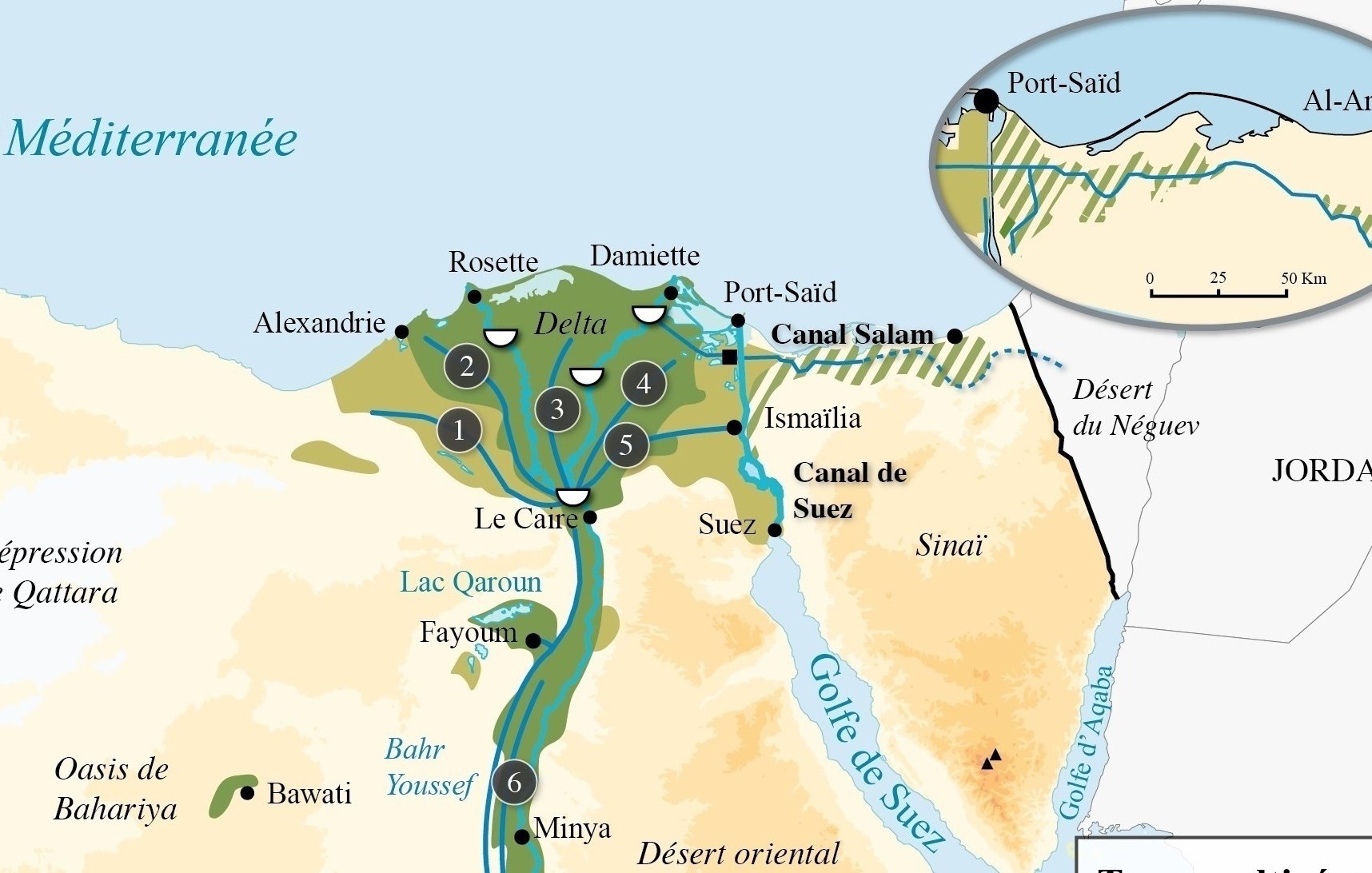 L'image est une carte géographique mettant en évidence la région du delta du Nil en Égypte. On peut y voir plusieurs villes importantes, telles qu'Alexandrie, Port-Saïd, et Suez, ainsi que des voies d'eau et des canaux, y compris le Canal de Suez. Une petite carte en haut à droite indique la localisation de cette région par rapport aux pays voisins, comme la Jordanie et le désert oriental. Des lignes et des symboles semblent représenter des routes et des infrastructures, caractérisant la géographie du lieu.