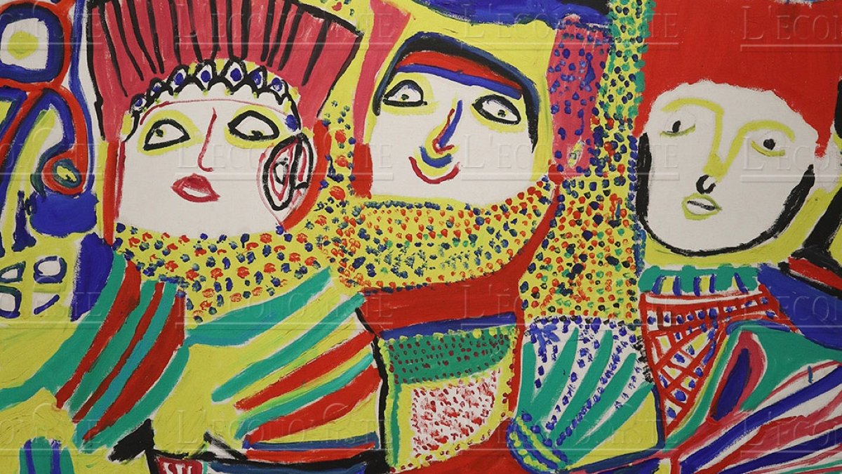 Peinture colorée avec des visages stylisés et des motifs abstraits.