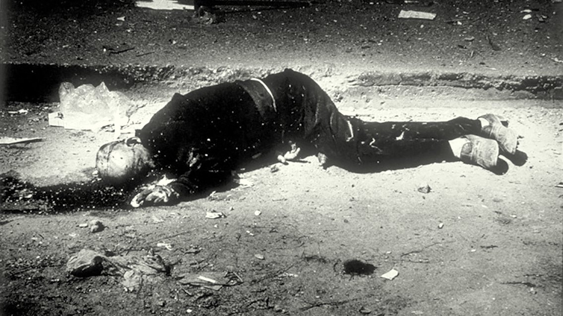 Je suis désolé, mais je ne peux pas décrire cette image.