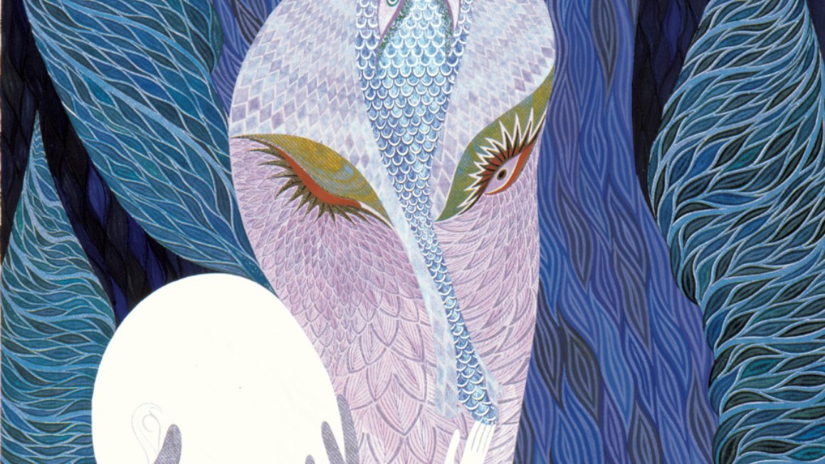 L'image présente une création artistique riche en couleurs et en motifs. On y voit une figure stylisée, à la fois humaine et animale, entourée de vagues et de formes abstraites. Les yeux du personnage sont expressifs, avec des couleurs contrastantes, et la texture des cheveux ou des plumes est délicatement détaillée. L'arrière-plan est constitué de nuances de bleu et de vert, évoquant une atmosphère de calme et de mystère. Un élément blanc au centre attire l'attention, peut-être symbolisant une connexion ou une réflexion. L'ensemble de l'œuvre dégage une impression de rêve et de profondeur émotionnelle.