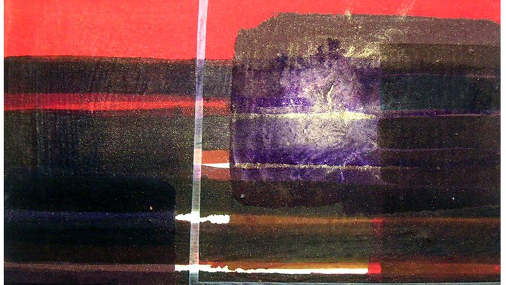 L'image présente une composition abstraite, dominée par des couleurs vives et sombres. On observe des bandes de couleur rouge en haut, tandis que des nuances de noir et de violet se mêlent dans le centre. Des traits horizontaux et verticaux ajoutent une structure à l'ensemble, créant un contraste intéressant entre les différentes zones de couleur. Les textures semblent variées, ce qui donne une profondeur visuelle à l'œuvre.