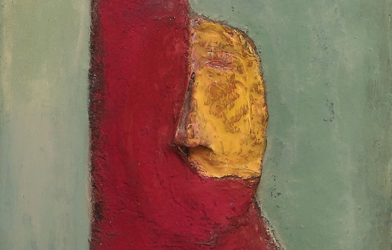 Visage stylisé aux couleurs vives, rouge et jaune, sur fond vert.