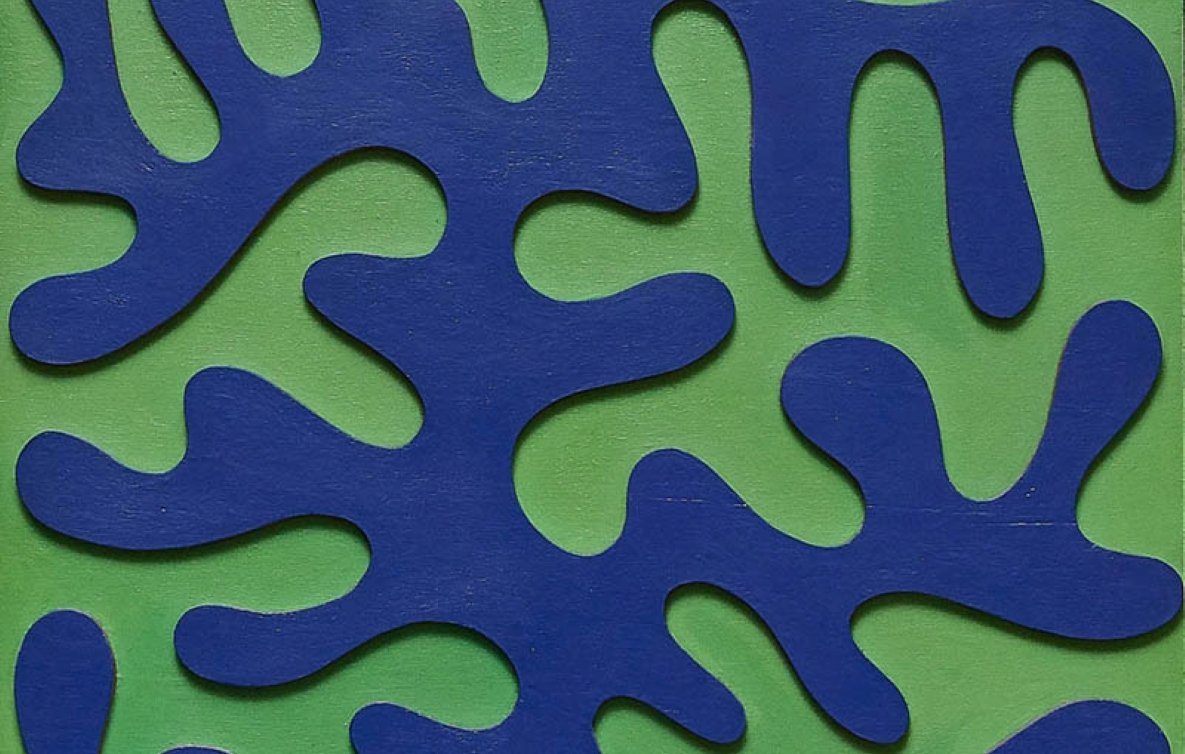 Formes organiques bleues sur fond vert, évoquant un motif abstrait et fluide.