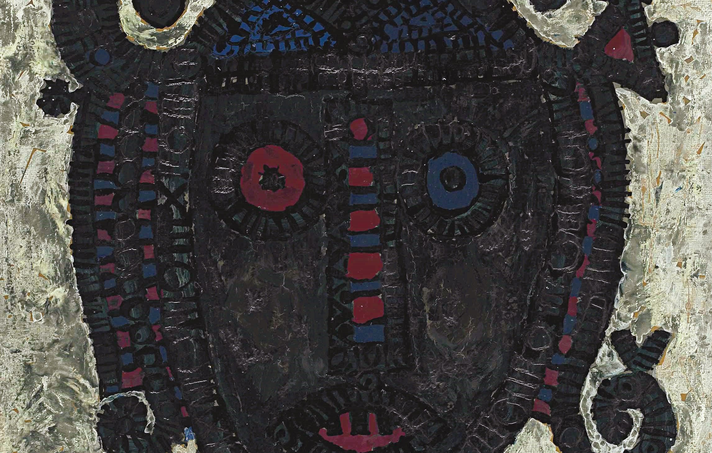 L'image représente une œuvre d'art abstraite montrant un visage stylisé. Les traits du visage sont simplifiés et géométriques, avec des yeux de couleurs différentes, l'un rouge et l'autre bleu. Le fond est constitué de textures sombres et de motifs, tandis que le visage lui-même est en grande partie noir avec des éclats de rouge et d'autres couleurs sombres. L'ensemble donne une impression de mystère et de profondeur, mêlant des éléments traditionnels et contemporains dans un style artistique unique.