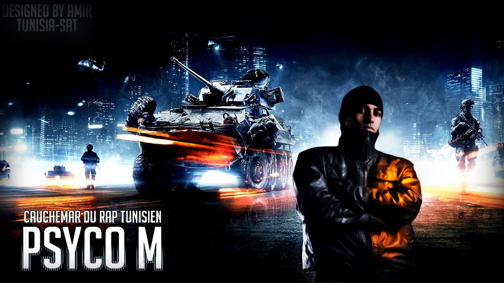L'image présente un paysage urbain nocturne avec des lumières de ville brillantes en arrière-plan. À gauche, on voit une figure masculine habillée d'une veste noire, les bras croisés, avec un air déterminé. À droite, un véhicule militaire, probablement un char, semble avancer dans un environnement dramatique. En bas de l'image, le texte "Cauchemar du rap tunisien" et "Psyco M" est affiché, ajoutant un contexte au personnage représenté. L'ensemble donne une impression de force et de détermination, en lien avec le monde du rap.