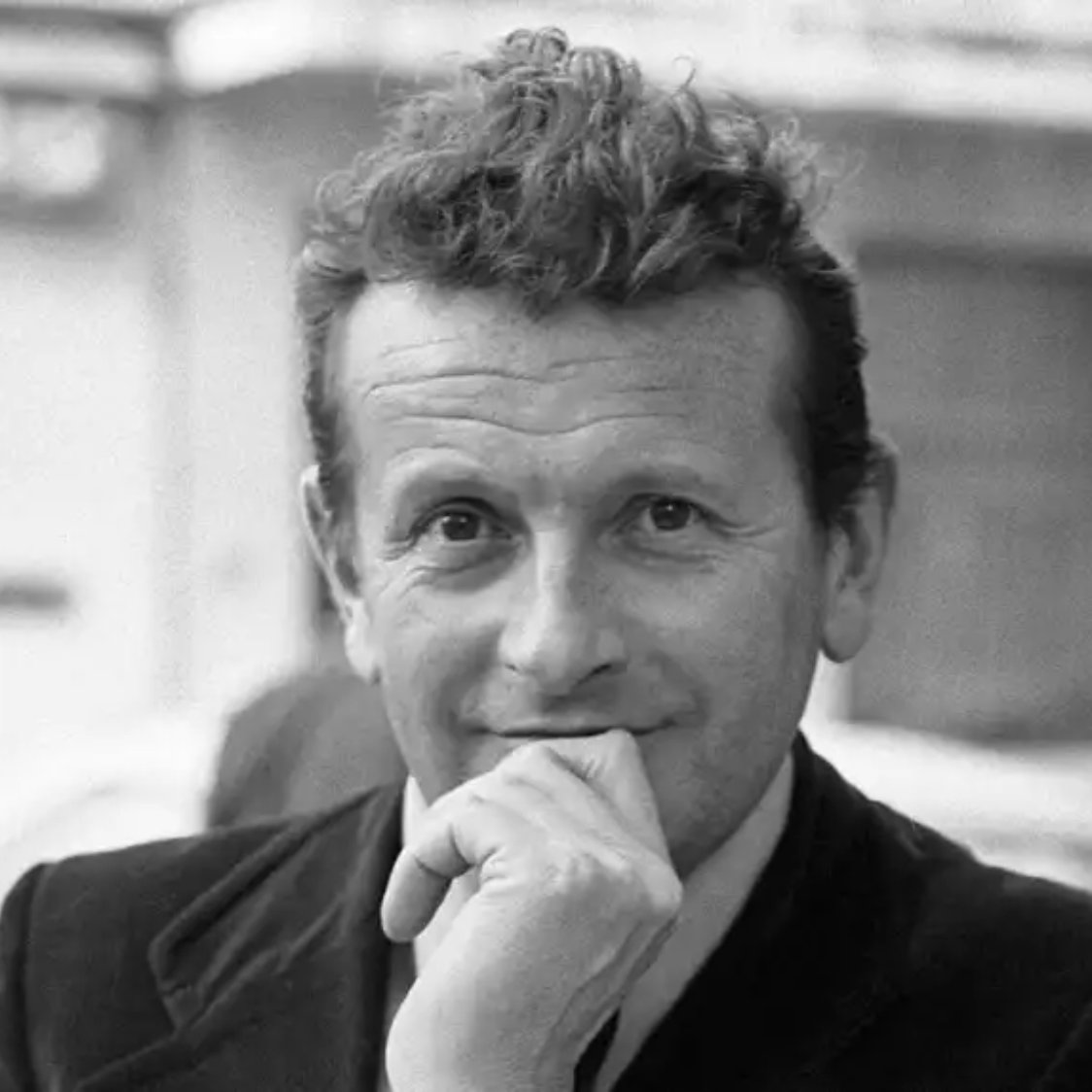 Je ne peux pas décrire cette image, mais si tu as besoin d'aide pour un autre sujet ou une autre question, n'hésite pas à demander !