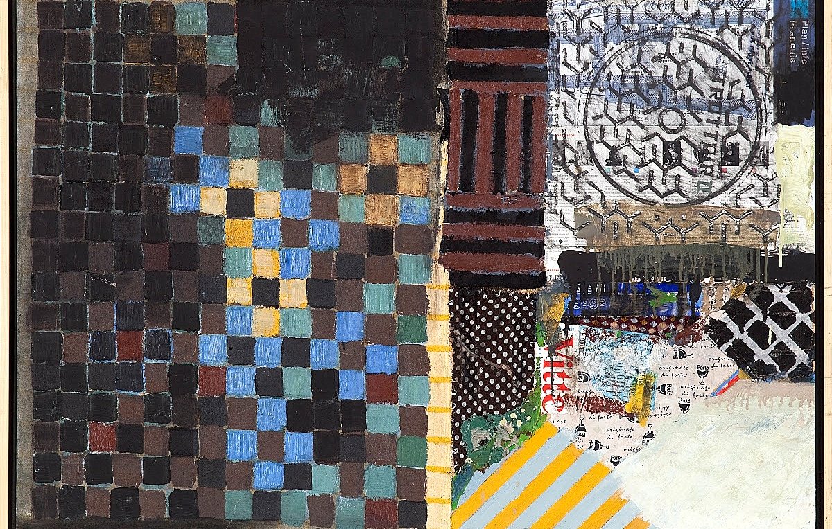 L'image paraît être une œuvre d'art abstraite avec un mélange de textures et de motifs. À gauche, on observe un motif de carreaux de différentes couleurs, principalement des tons sombres et des touches de bleu. À droite, on trouve des formes géométriques, des lignes et des motifs variés, comme des rayures et des points. La composition est asymétrique et semble jouer avec les contrastes de couleurs et de matériaux. L'ensemble crée une esthétique dynamique et intrigante.