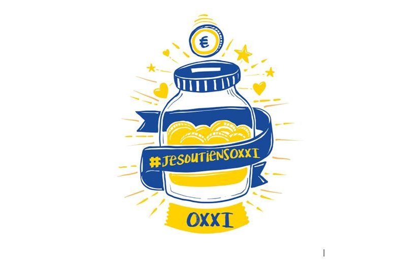 L'image représente un pot en verre rempli de pièces de monnaie, symbolisant une collecte de fonds. Autour du pot, on peut voir des éléments graphiques tels que des étoiles et des cœurs, qui ajoutent une touche joyeuse. Une étiquette bleue est enroulée autour du pot, portant le slogan "#JeSoutiensOXXI". Les couleurs dominantes sont le bleu et le jaune, évoquant une ambiance dynamique et positive. L'ensemble transmet un message de soutien et de solidarité.