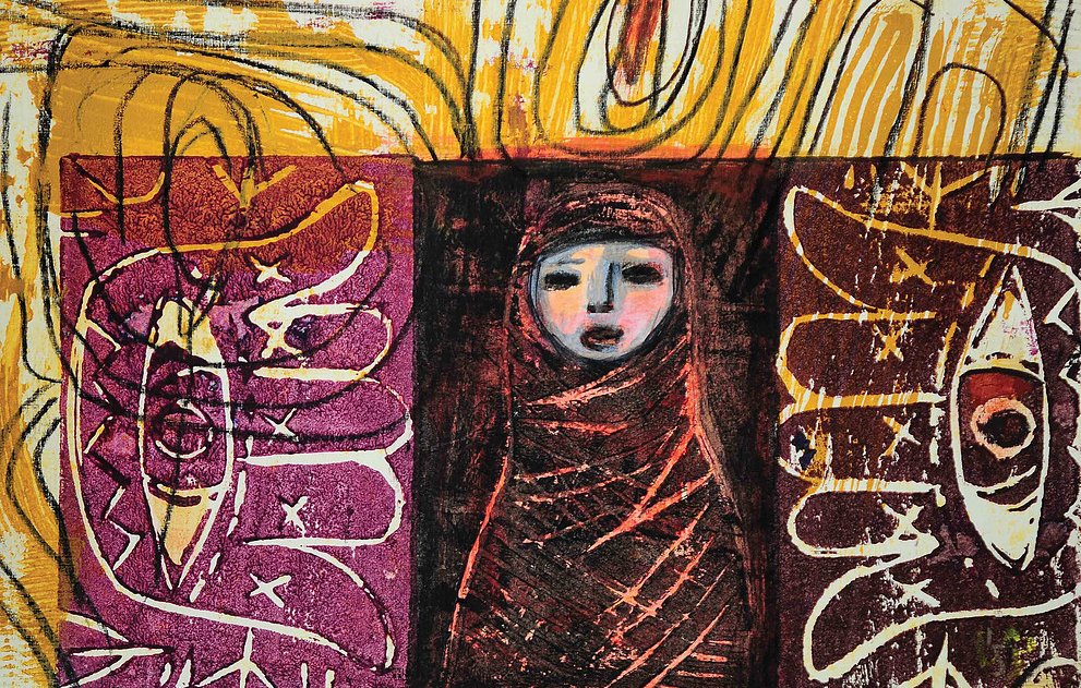 L'image présente une composition artistique avec des éléments abstraits. Au centre, on peut voir une figure féminine vêtue d'un hijab, entourée de motifs aux couleurs vives, incluant des mains stylisées et des formes oculaires. Les teintes utilisées sont chaudes, notamment des rouges et des jaunes, créant un contraste avec les fonds dans des tons plus sombres. L'ensemble dégage une atmosphère expressive et symbolique, mettant en avant le mélange de tradition et d'abstraction.