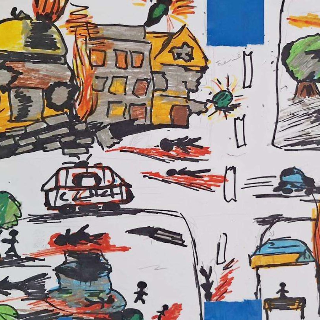 Dessin brut de scènes de destruction, feu, bâtiments, et silhouettes.