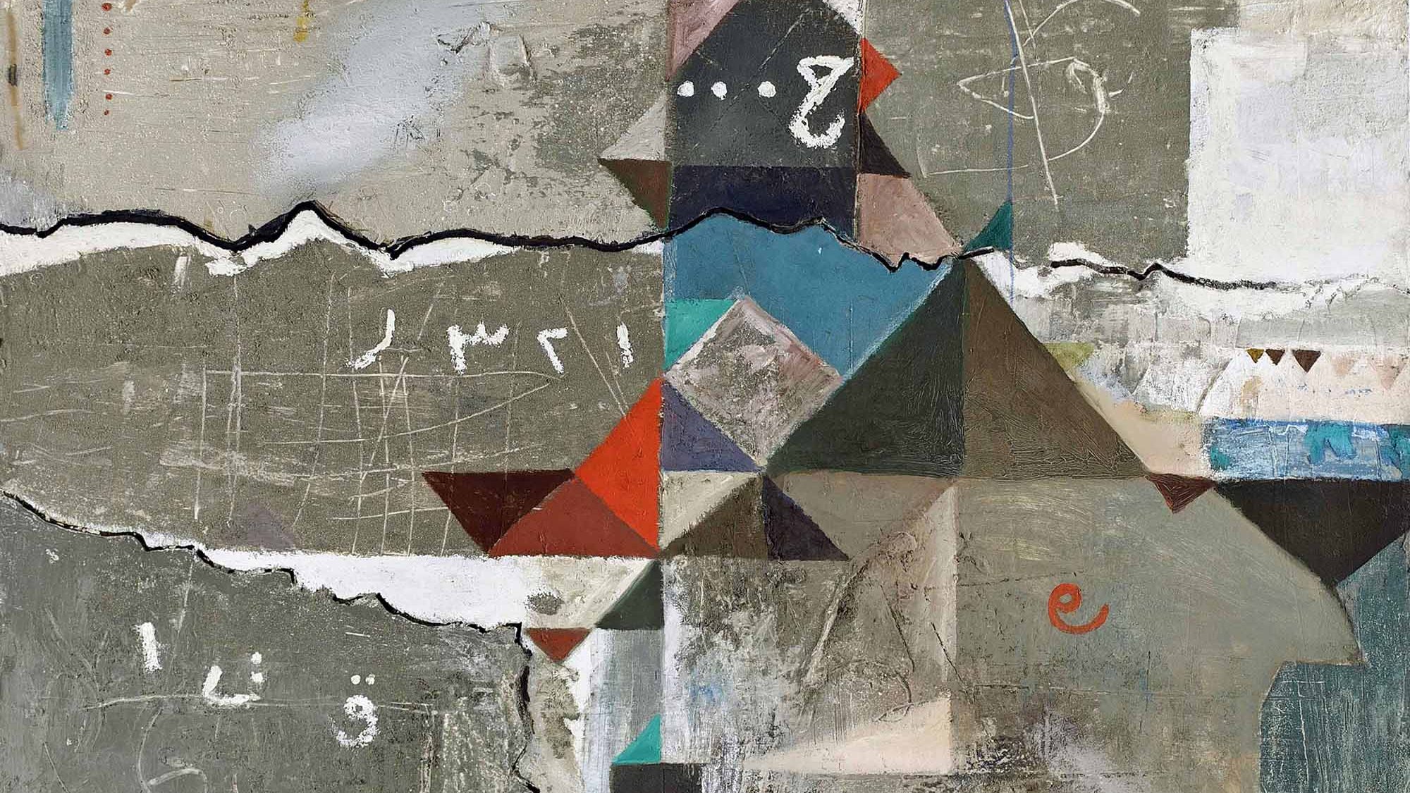 L'image représente une composition abstraite, riche en formes géométriques et en textures. On y trouve une palette de couleurs neutres, dominée par des tons de gris, de beige et des touches de bleu et de rouge. Les formes triangulaires et rectangulaires se juxtaposent et se superposent, créant un dynamisme visuel. On peut aussi distinguer des inscriptions ou des symboles qui ajoutent une dimension graphique à l'œuvre. L'ensemble dégage une atmosphère contemplative, jouant sur les contrastes et l'harmonie des formes.