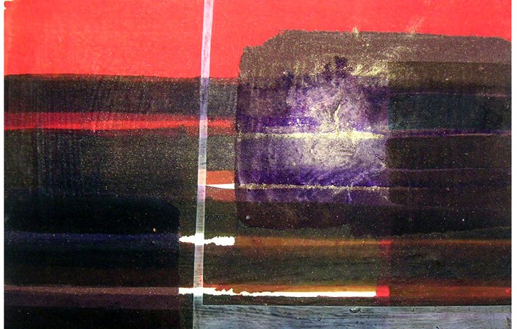 L'image présente une composition abstraite, dominée par des couleurs vives et sombres. On observe des bandes de couleur rouge en haut, tandis que des nuances de noir et de violet se mêlent dans le centre. Des traits horizontaux et verticaux ajoutent une structure à l'ensemble, créant un contraste intéressant entre les différentes zones de couleur. Les textures semblent variées, ce qui donne une profondeur visuelle à l'œuvre.